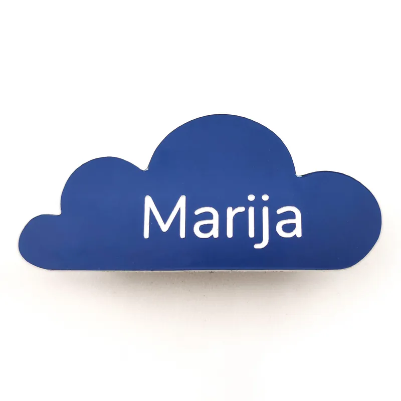 Vardinės kortelės su magnetiniu užsegimu