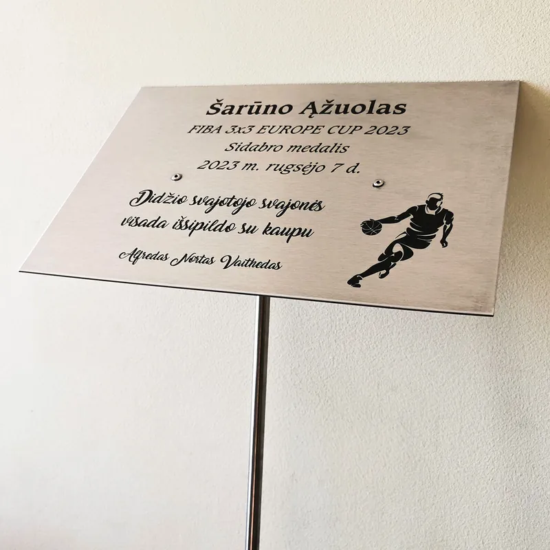 Lentelė su kojele metalinė
