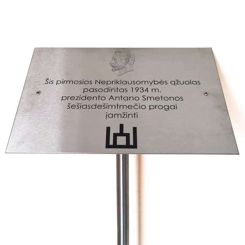 Verslo lentelė su kojele