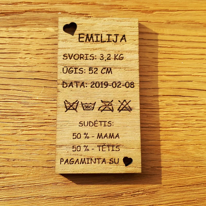 Graviruota medinė etikete